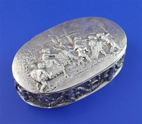 A late 19th/early 20th century Hanau silver oval box, 9 oz.